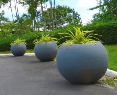 35" BOLA SELF-WATERING PLANTER - Image 2