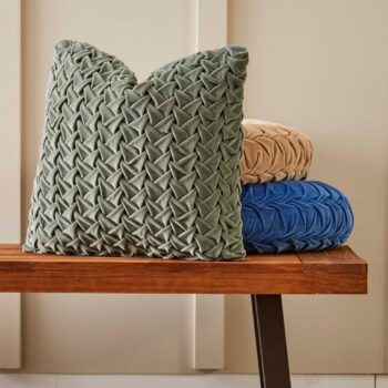 SQUARE CROSS VELVET PILLOW 18X18"